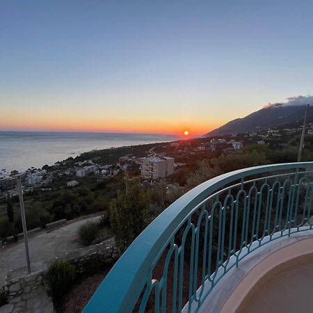 Endless Blue Apartments Dhërmi Dış mekan fotoğraf