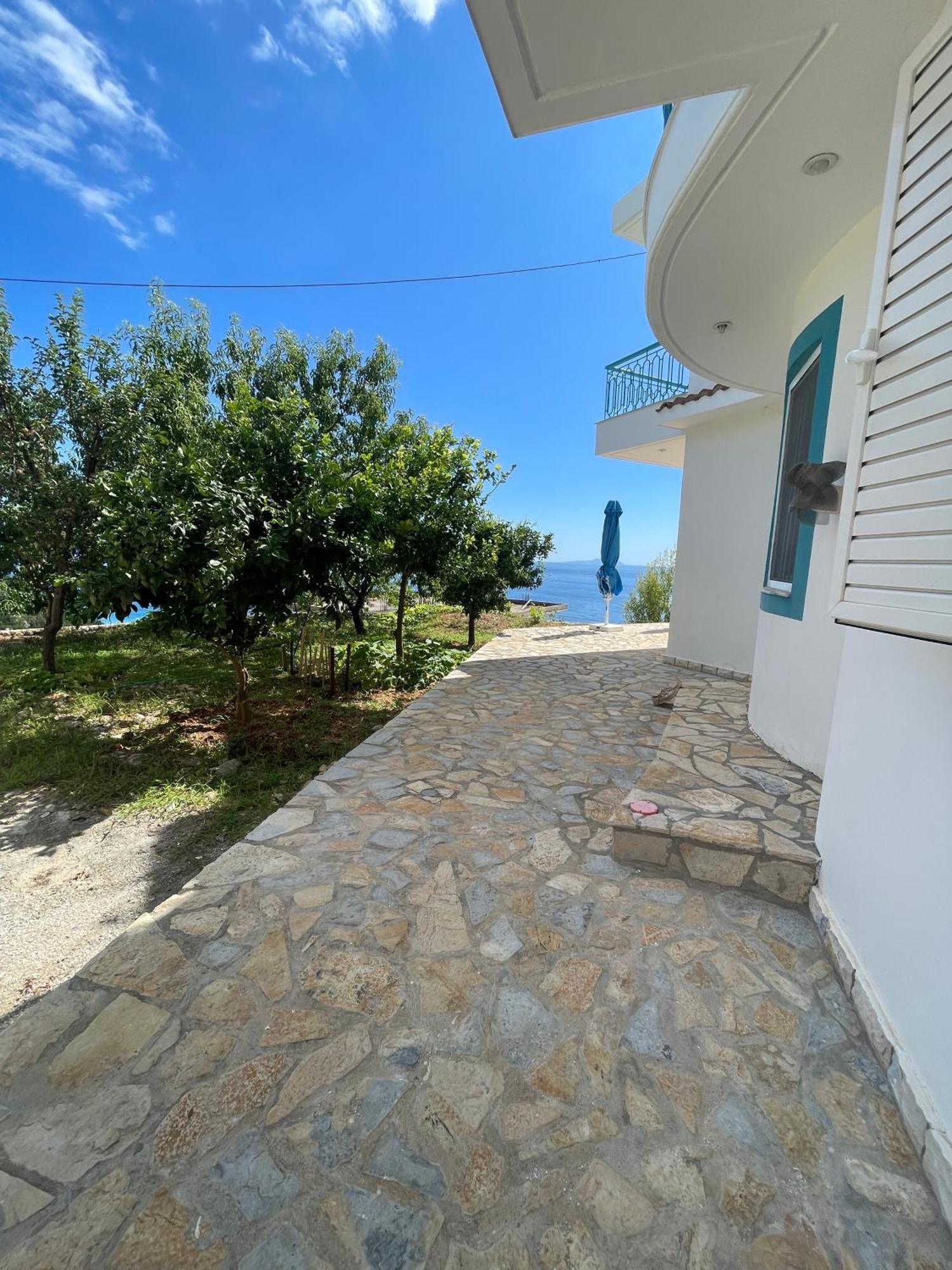 Endless Blue Apartments Dhërmi Dış mekan fotoğraf