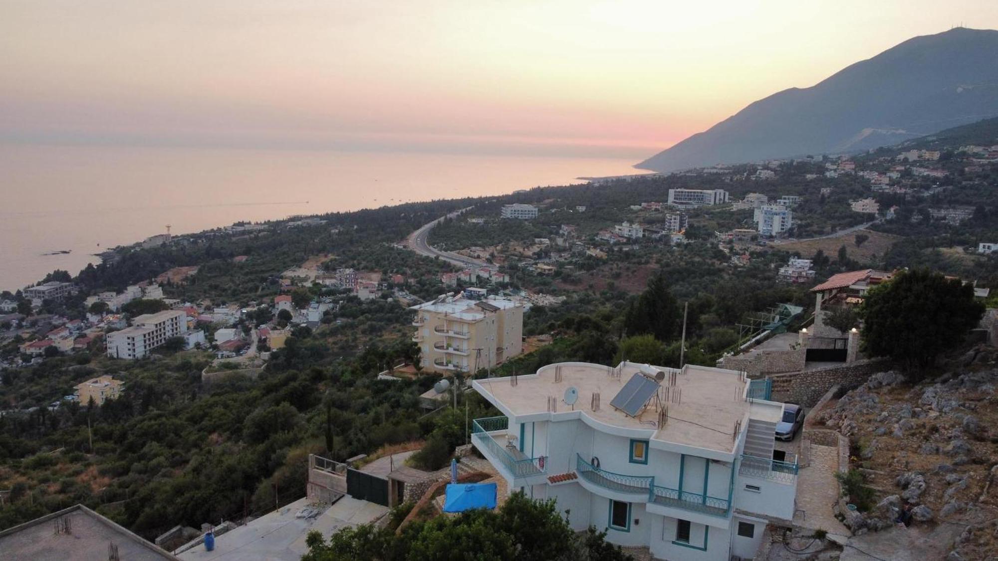 Endless Blue Apartments Dhërmi Dış mekan fotoğraf
