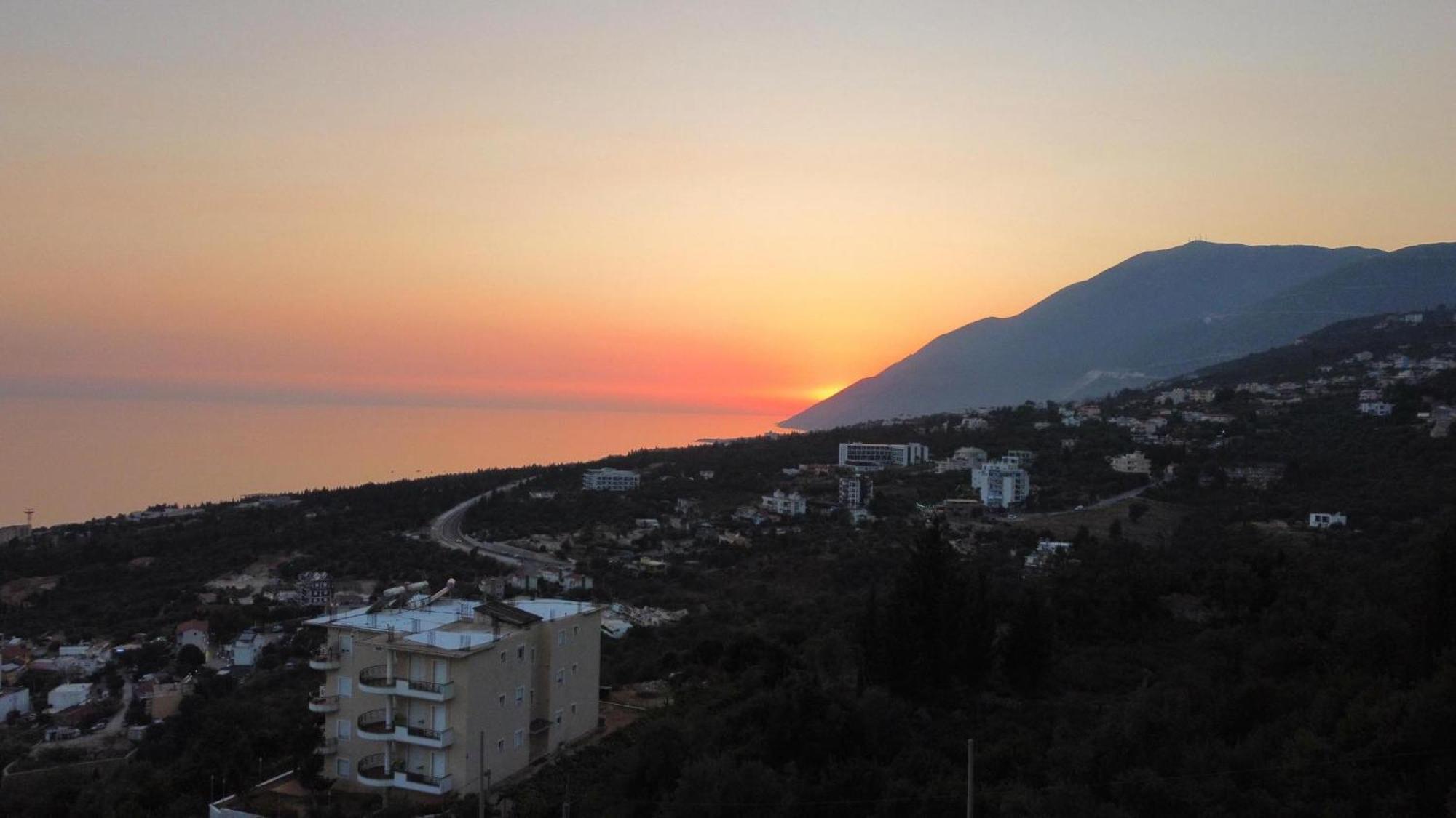 Endless Blue Apartments Dhërmi Dış mekan fotoğraf